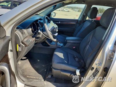 Zdjęcie 7 z 12 samochodu: 2013 KIA SORENTO LX VIN:5XYKTDA67DG390704 - miniatura