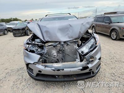 Piąte zdjęcie samochodu w środku: 2016 TOYOTA HIGHLANDER LE VIN:5TDZKRFH0GS165816 - miniatura