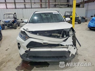 Piąte zdjęcie samochodu w środku: 2019 TOYOTA RAV4 XLE VIN:JTMW1RFV9KD504332 - miniatura