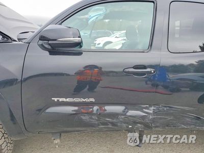 Zdjęcie 7 z 13 samochodu: 2021 TOYOTA TACOMA TRD SPORT VIN:3TYSZ5AN5MT043052 - miniatura