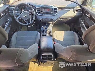 Zdjęcie 8 z 13 samochodu: 2016 KIA SORENTO LX V6 VIN:5XYPG4A52GG027832 - miniatura