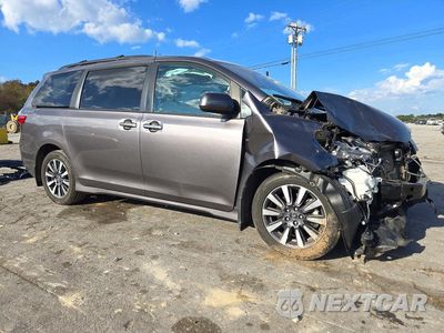 Czwarte zdjęcie samochodu z boku: 2020 TOYOTA SIENNA XLE 7-PASSENGER VIN:5TDDZ3DC6LS234738 - miniatura