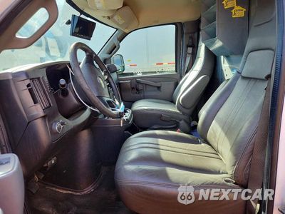 Zdjęcie 7 z 13 samochodu: 2016 CHEVROLET EXPRESS G3500 VIN:1GCZGGFG5G1195131 - miniatura