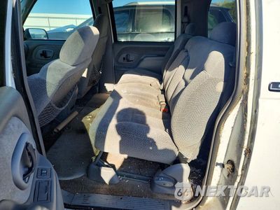 Zdjęcie 11 z 13 samochodu: 1999 CHEVROLET SUBURBAN C1500 VIN:3GNEC16R8XG261267 - miniatura