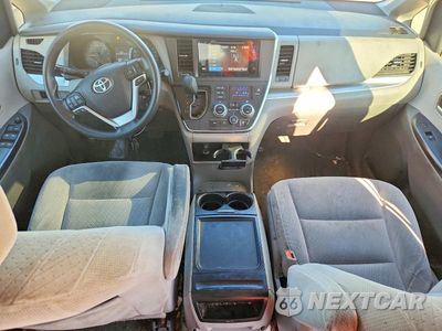 Zdjęcie 8 z 13 samochodu: 2016 TOYOTA SIENNA LE VIN:5TDKK3DC8GS708092 - miniatura