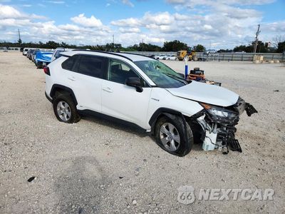 Czwarte zdjęcie samochodu z boku: 2021 TOYOTA RAV4 LE VIN:JTMLWRFV1MD128698 - miniatura