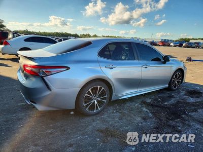 Trzecie zdjęcie samochodu z tyłu: 2018 TOYOTA CAMRY SE VIN:4T1B11HK8JU040723 - miniatura