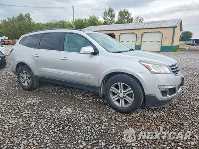 Czwarte zdjęcie samochodu z boku: 2017 CHEVROLET TRAVERSE LT VIN:1GNKVHKD9HJ204625 - miniatura