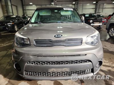 Piąte zdjęcie samochodu w środku: 2017 KIA SOUL BASE VIN:KNDJN2A20H7461042 - miniatura