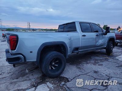 Trzecie zdjęcie samochodu z tyłu: 2025 GMC SIERRA K3500 DENALI ULTIMATE VIN:1GT4UYEY3SF134679 - miniatura