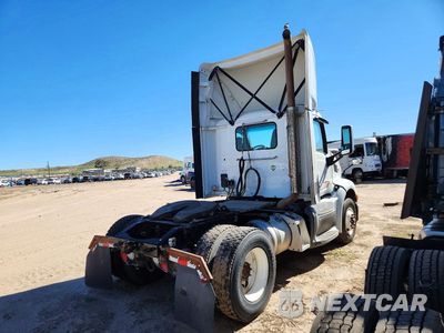 Trzecie zdjęcie samochodu z tyłu: 2017 PETERBILT 579 SEMI TRUCK VIN:1XPBA48X6HD428625 - miniatura