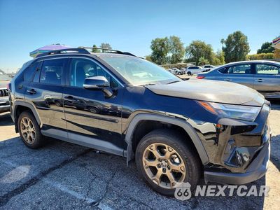 Czwarte zdjęcie samochodu z boku: 2023 TOYOTA RAV4 WOODLAND EDITION VIN:2T3UWRFV7PW155237 - miniatura