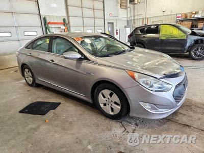 Czwarte zdjęcie samochodu z boku: 2012 HYUNDAI SONATA HYBRID VIN:KMHEC4A48CA036180 - miniatura