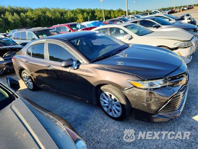Czwarte zdjęcie samochodu z boku: 2019 TOYOTA CAMRY LE VIN:4T1B11HK4KU799970 - miniatura