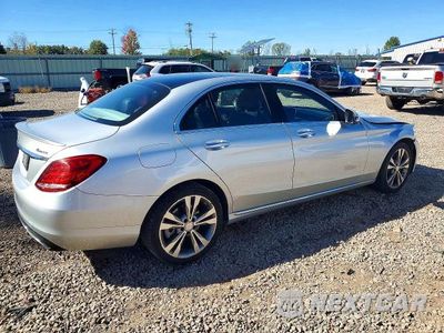 Trzecie zdjęcie samochodu z tyłu: 2016 MERCEDES-BENZ C 300 4MATIC VIN:55SWF4KBXGU158970 - miniatura
