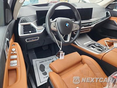 Zdjęcie 8 z 13 samochodu: 2026 BMW X7 XDRIVE40I VIN:5UX23EM01T9110884 - miniatura