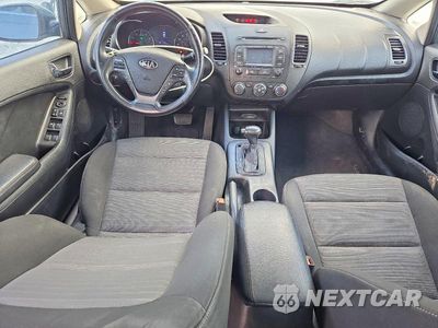 Zdjęcie 8 z 12 samochodu: 2016 KIA FORTE EX VIN:KNAFX4A87G5473728 - miniatura