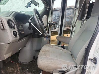 Zdjęcie 7 z 13 samochodu: 2018 FORD E350 SHUTTLE BUS VIN:1FDEE3FS1JDC24112 - miniatura
