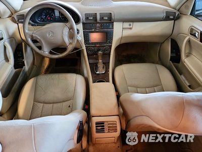 Zdjęcie 8 z 12 samochodu: 2005 MERCEDES-BENZ C 240 VIN:WDBRF61J65F565419 - miniatura