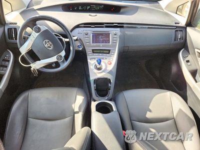 Zdjęcie 8 z 12 samochodu: 2013 TOYOTA PRIUS ONE VIN:JTDKN3DU3D5584833 - miniatura