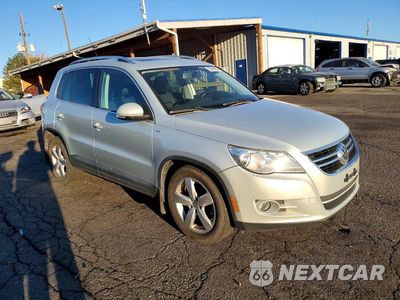 Czwarte zdjęcie samochodu z boku: 2010 VOLKSWAGEN TIGUAN SE VIN:WVGBV7AX7AW513593 - miniatura