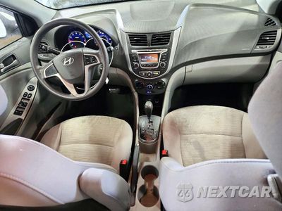 Zdjęcie 8 z 14 samochodu: 2017 HYUNDAI ACCENT SE VIN:KMHCT5AE4HU356690 - miniatura