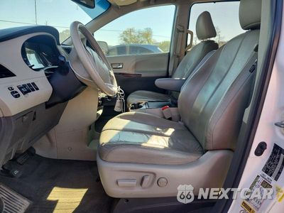 Zdjęcie 7 z 13 samochodu: 2014 TOYOTA SIENNA XLE 8-PASSENGER VIN:5TDYK3DC5ES511565 - miniatura