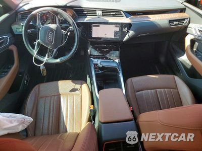 Zdjęcie 8 z 13 samochodu: 2019 AUDI E-TRON PREMIUM PLUS VIN:WA1LAAGEXKB022414 - miniatura