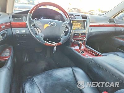 Zdjęcie 8 z 12 samochodu: 2007 LEXUS LS 460 VIN:JTHBL46FX75034462 - miniatura