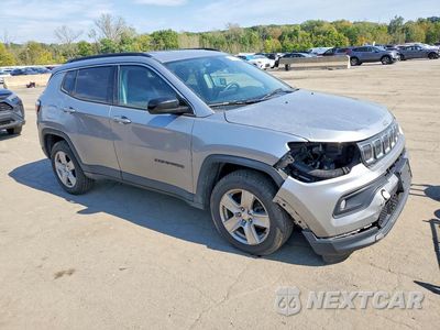 Czwarte zdjęcie samochodu z boku: 2022 JEEP COMPASS VIN:3C4NJDBB1NT209816 - miniatura