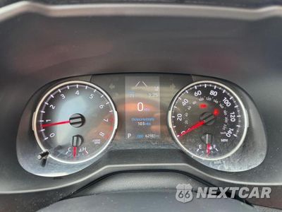 Zdjęcie 11 z 12 samochodu: 2019 TOYOTA RAV4 XLE PREMIUM VIN:2T3A1RFV8KC047673 - miniatura