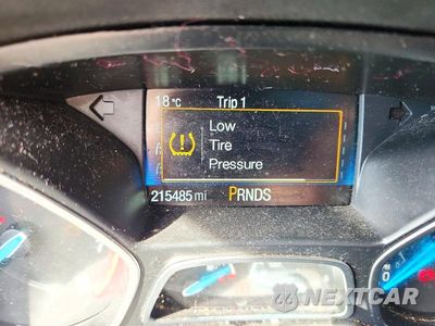 Zdjęcie 9 z 13 samochodu: 2018 FORD ESCAPE SE VIN:1FMCU9GD1JUB29370 - miniatura