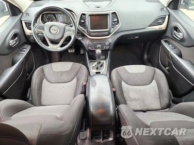 Zdjęcie 8 z 13 samochodu: 2014 JEEP CHEROKEE LATITUDE VIN:1C4PJLCB5EW158204 - miniatura