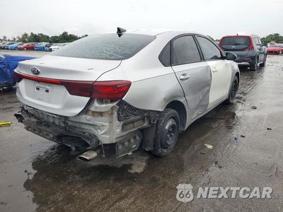 Trzecie zdjęcie samochodu z tyłu: 2019 KIA FORTE LXS VIN:3KPF24AD8KE046652 - miniatura