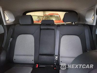 Zdjęcie 10 z 13 samochodu: 2021 HYUNDAI KONA SE VIN:KM8K12AA7MU641438 - miniatura