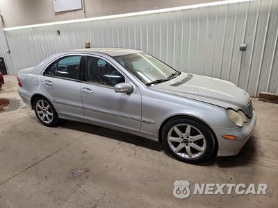 Czwarte zdjęcie samochodu z boku: 2003 MERCEDES-BENZ C 230K SPORT SEDAN VIN:WDBRF40J03F409993 - miniatura