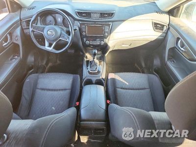 Zdjęcie 8 z 12 samochodu: 2018 NISSAN ROGUE SV VIN:JN8AT2MV3JW314984 - miniatura