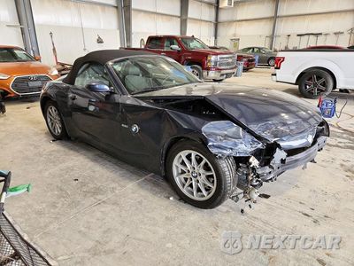 Czwarte zdjęcie samochodu z boku: 2005 BMW Z4 2.5 VIN:4USBT33575LS55768 - miniatura