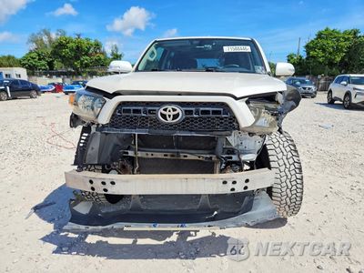 Piąte zdjęcie samochodu w środku: 2012 TOYOTA 4RUNNER SR5 VIN:JTEBU5JR4C5107563 - miniatura