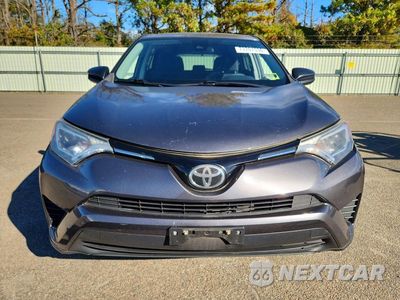 Piąte zdjęcie samochodu w środku: 2018 TOYOTA RAV4 LE VIN:2T3BFREV6JW752461 - miniatura