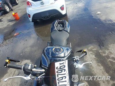 Piąte zdjęcie samochodu w środku: 2025 KAWASAKI ZR900 S VIN:ML5ZRDS17SDA00516 - miniatura