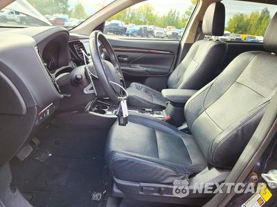 Zdjęcie 7 z 12 samochodu: 2018 MITSUBISHI OUTLANDER GT VIN:JA4JZ4AX0JJ004438 - miniatura