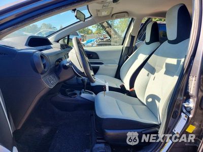 Zdjęcie 7 z 12 samochodu: 2014 TOYOTA PRIUS C ONE VIN:JTDKDTB39E1066053 - miniatura
