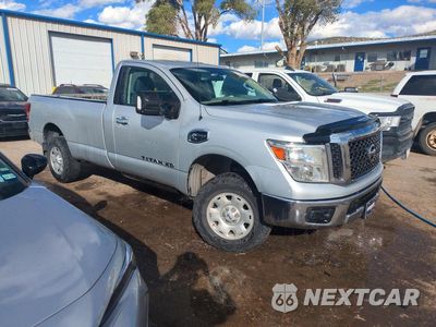 Czwarte zdjęcie samochodu z boku: 2017 NISSAN TITAN XD SV VIN:1N6BA1RP1HN557264 - miniatura