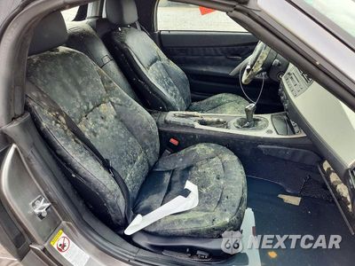 Zdjęcie 10 z 12 samochodu: 2003 BMW Z4 3.0 VIN:4USBT53433LT23256 - miniatura