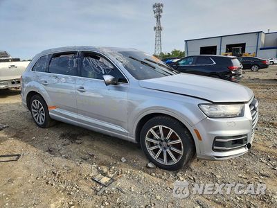Czwarte zdjęcie samochodu z boku: 2019 AUDI Q7 PREMIUM PLUS VIN:WA1LAAF70KD000817 - miniatura