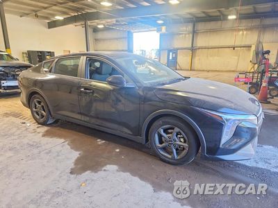 Czwarte zdjęcie samochodu z boku: 2026 KIA K4 LXS VIN:3KPFT4DE8TE318538 - miniatura