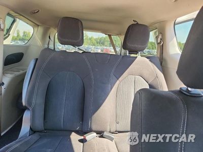 Zdjęcie 10 z 13 samochodu: 2021 CHRYSLER VOYAGER L VIN:2C4RC1AG0MR560421 - miniatura
