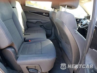 Zdjęcie 11 z 13 samochodu: 2017 KIA SORENTO VIN:5XYPGDA58HG225008 - miniatura