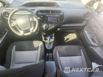 Zdjęcie 8 z 12 samochodu: 2018 TOYOTA PRIUS C TWO VIN:JTDKDTB37J1603397 - miniatura